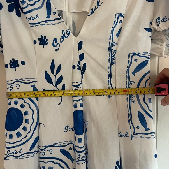 White & Blue V-Neck Floral Midi Dress - Picture 4 of 6